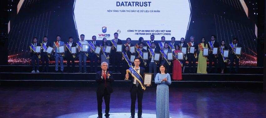 DataTrust được vinh danh tại Sao Khuê 2025: Khẳng định vị thế tiên phong trong bảo vệ dữ liệu cá nhân tại Việt Nam